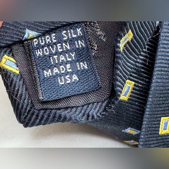 Brooks Brothers Mens 100% Silk Dark Blue Necktie - Picture 3 of 4